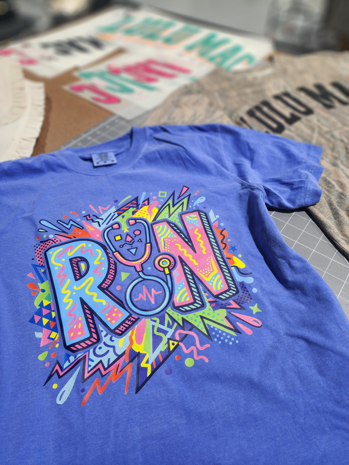90's Neon RN