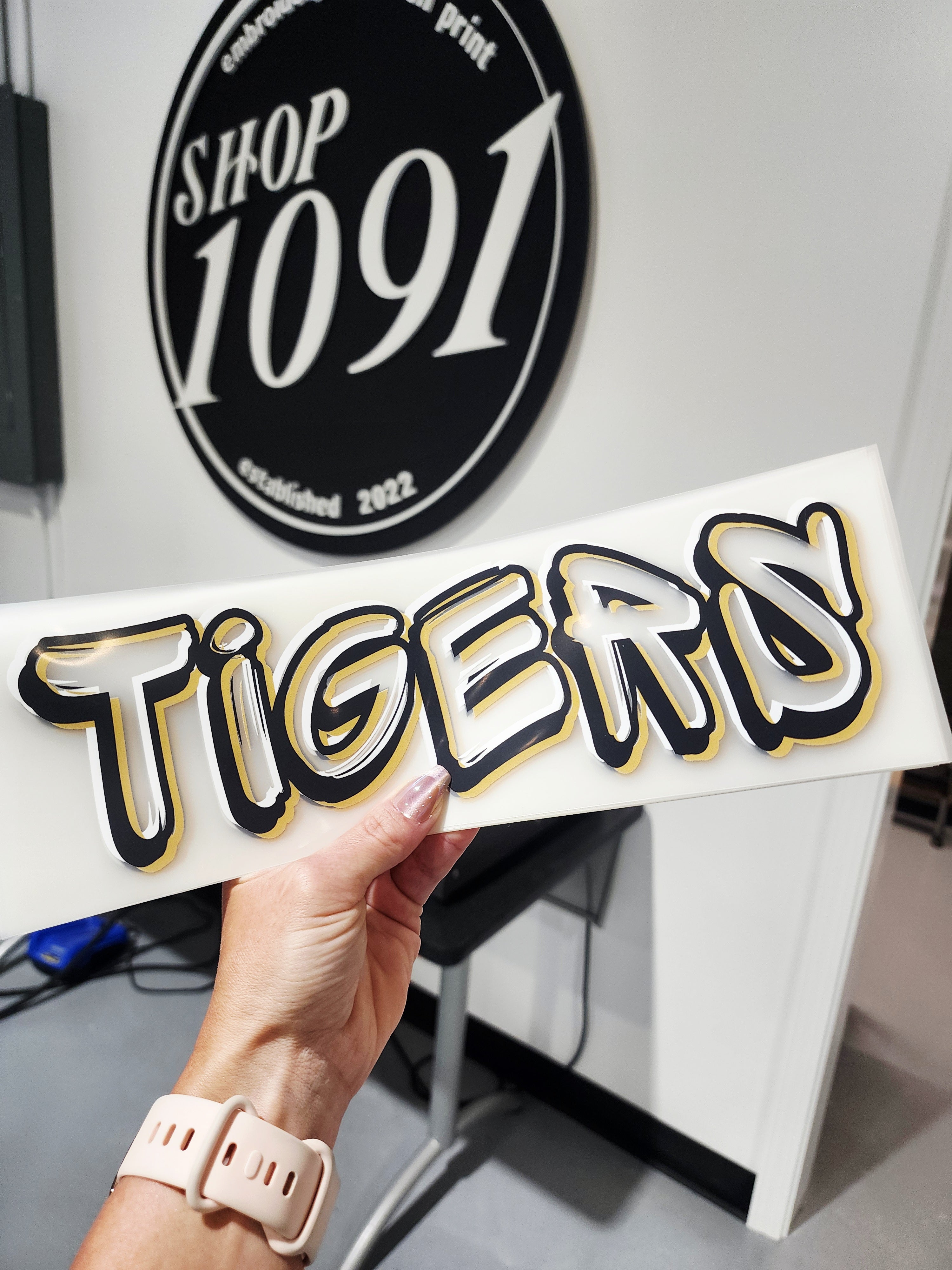 Tigers - Graffiti Black & Gold