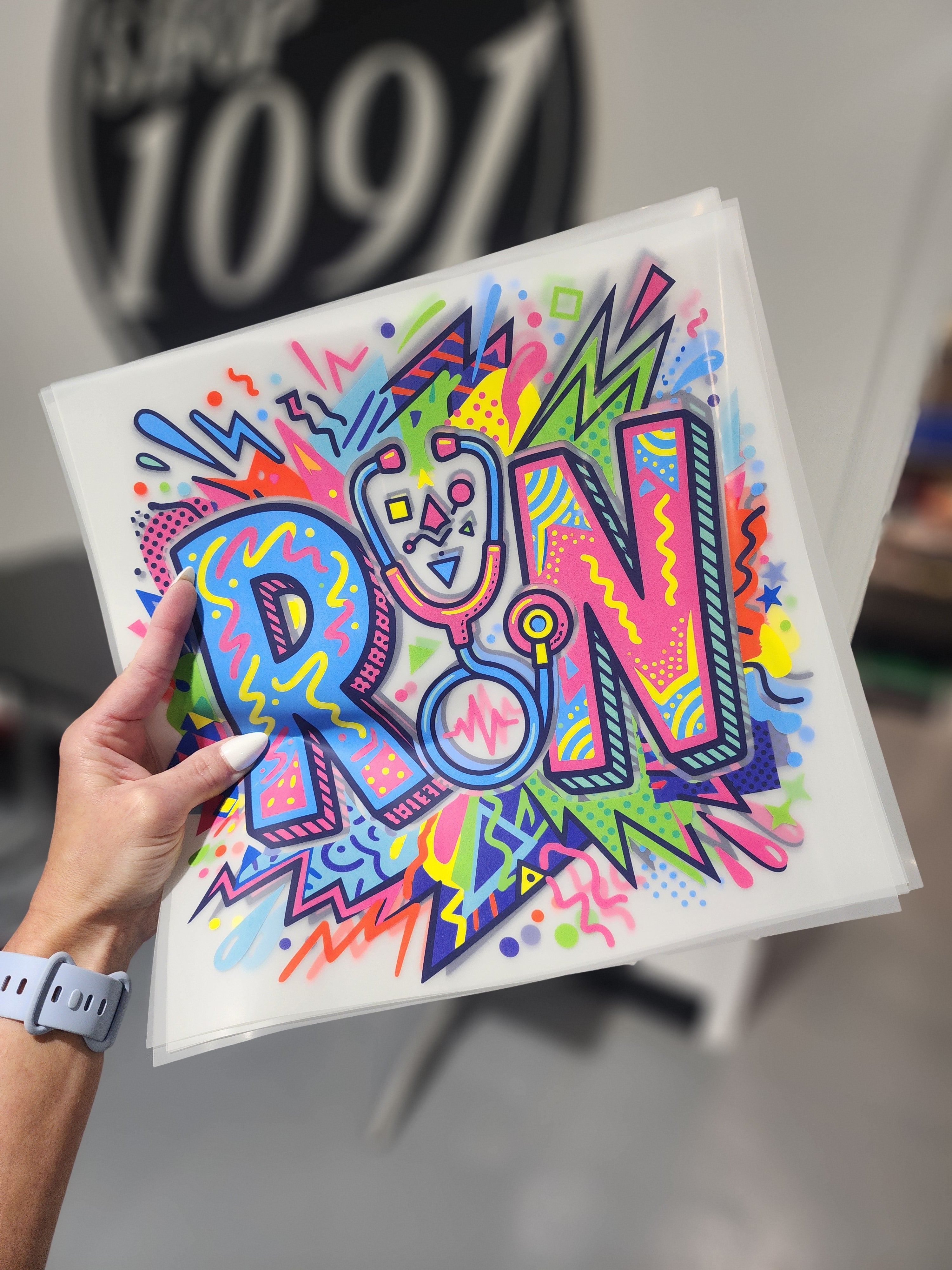 90's Neon RN